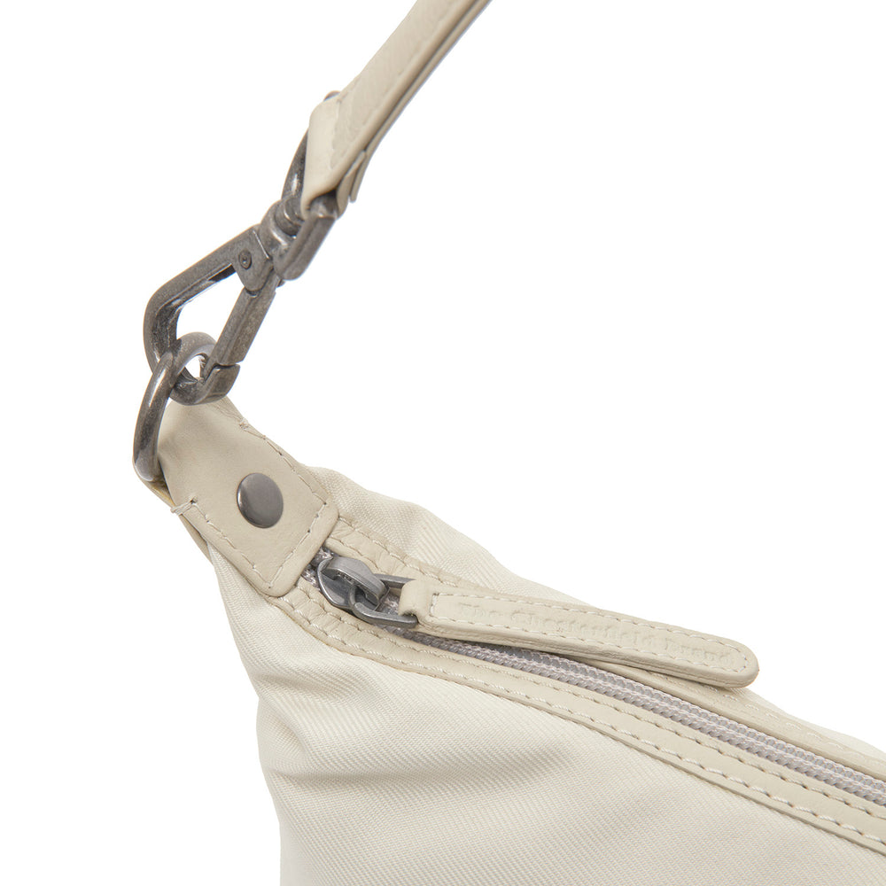 Leather Shoulder Bag Off White Lovund