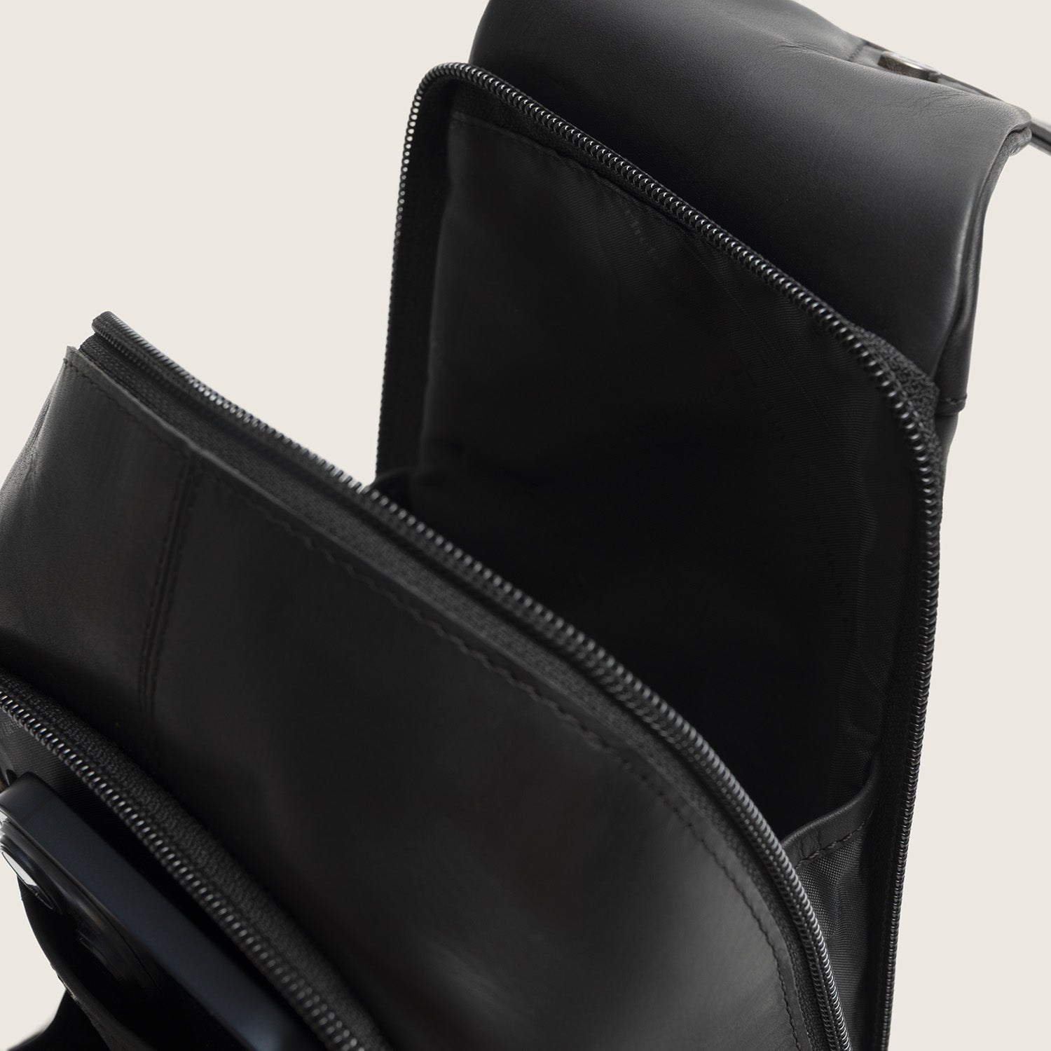 Sacoche Holster en Cuir Noir Riga