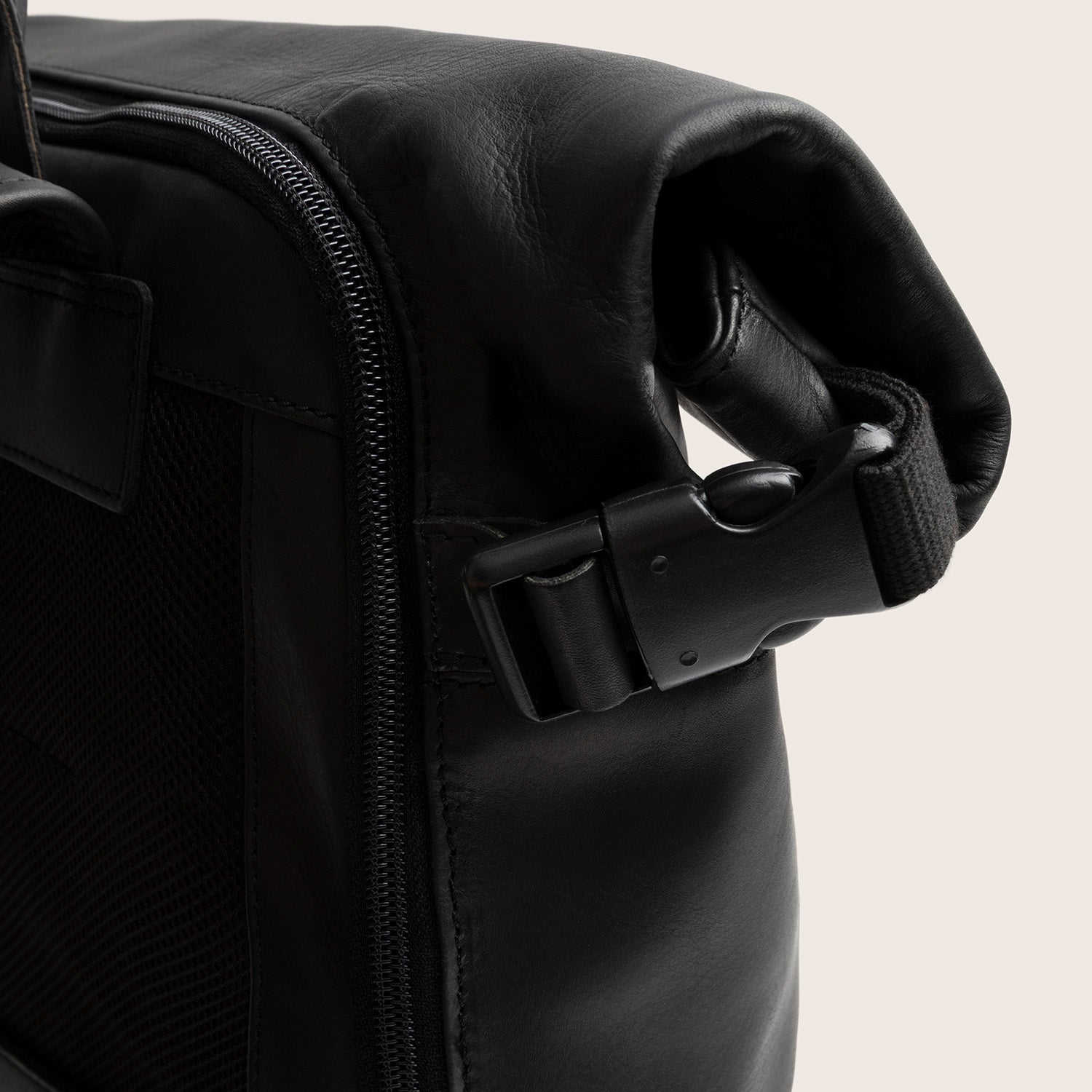 Leren Rolltop Rugzak Zwart Liverpool