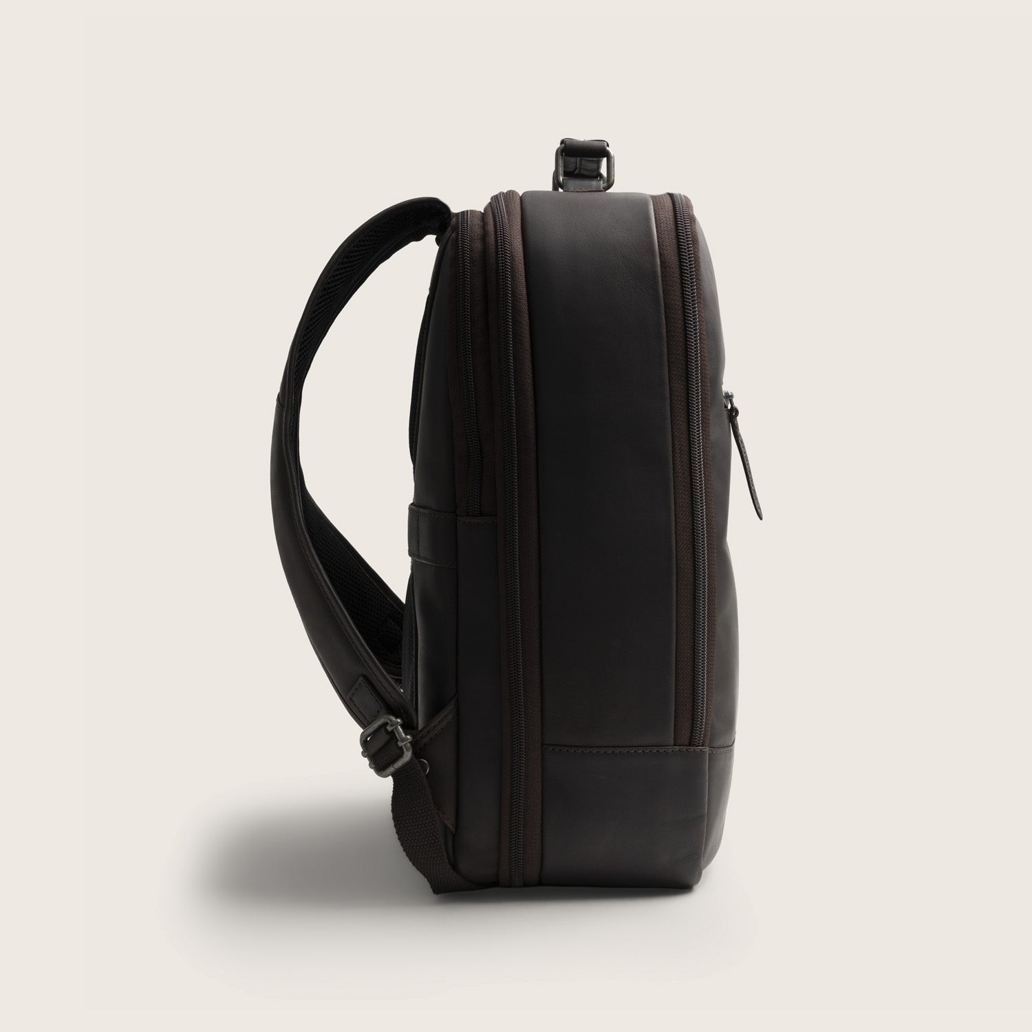 Sac à Dos en Cuir Marron Jamaica, vue de côté
