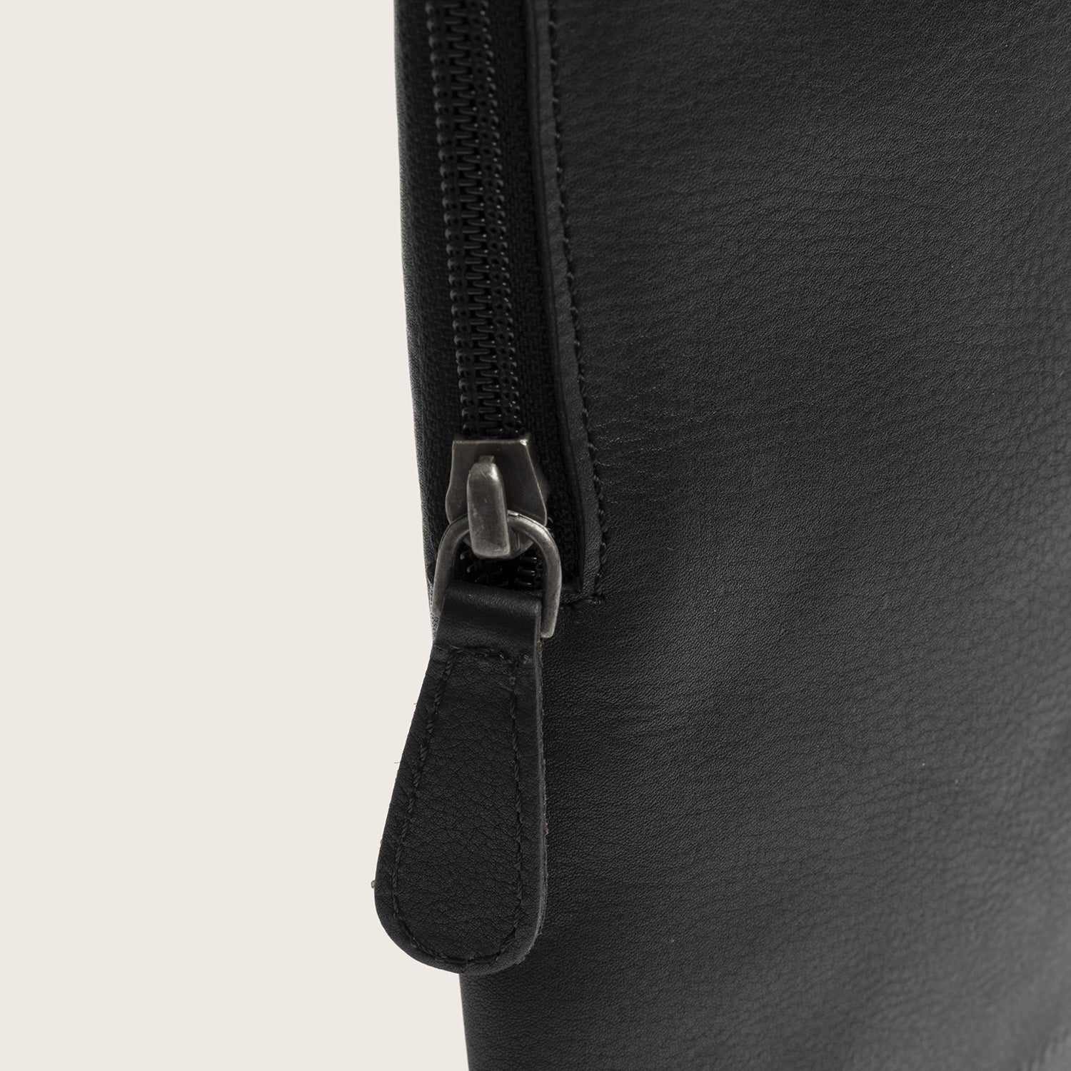 Sacoche Holster en Cuir Noir Isley