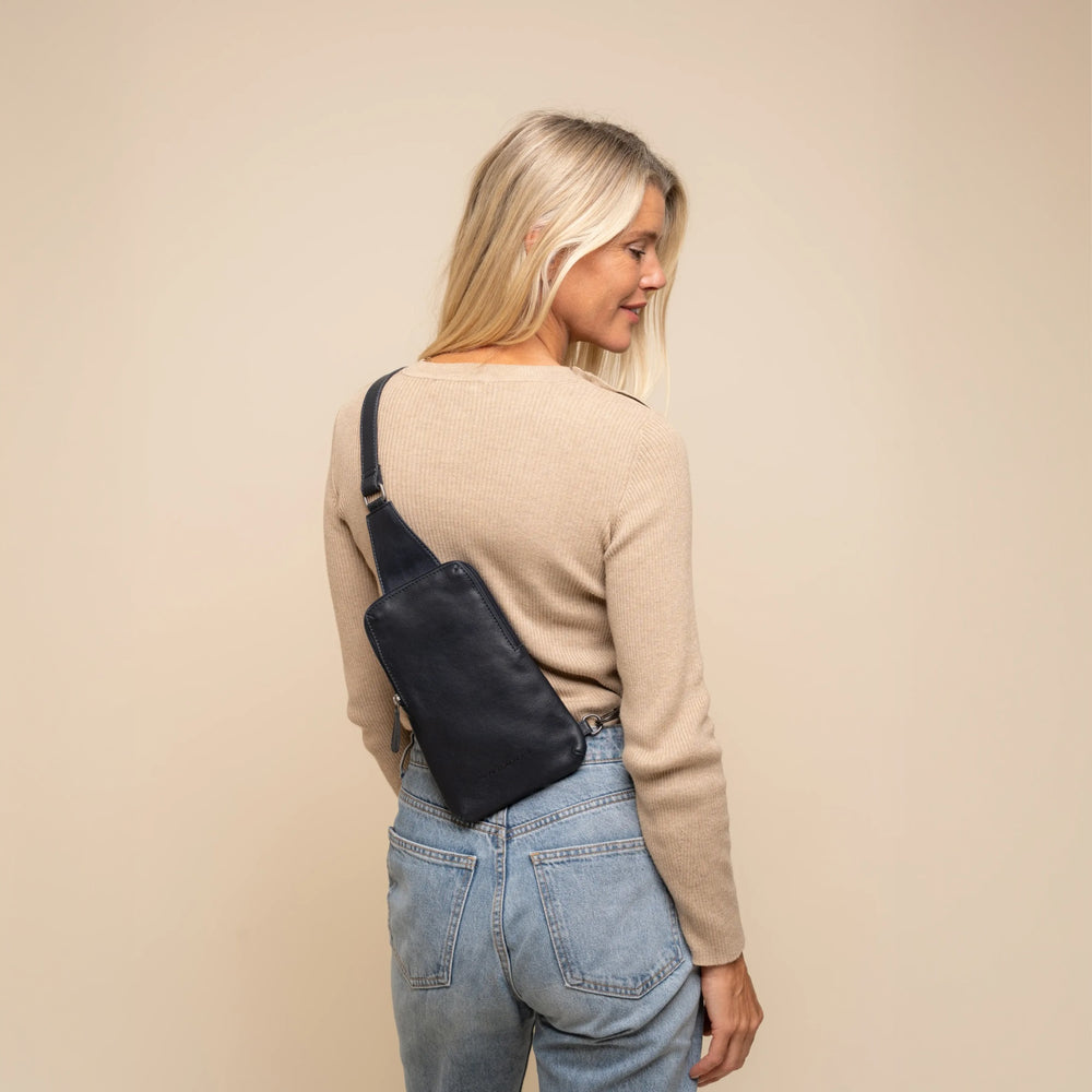 Leren Sling Bag Navy Isley