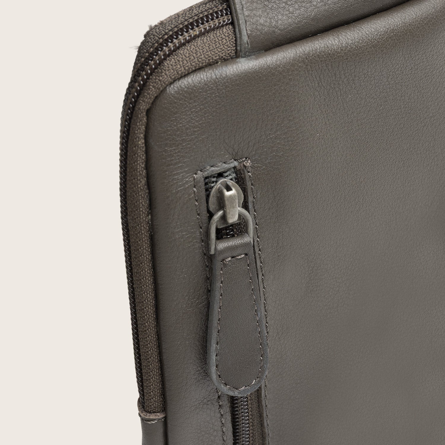 Leather Sling Bag Clay Grey Isley