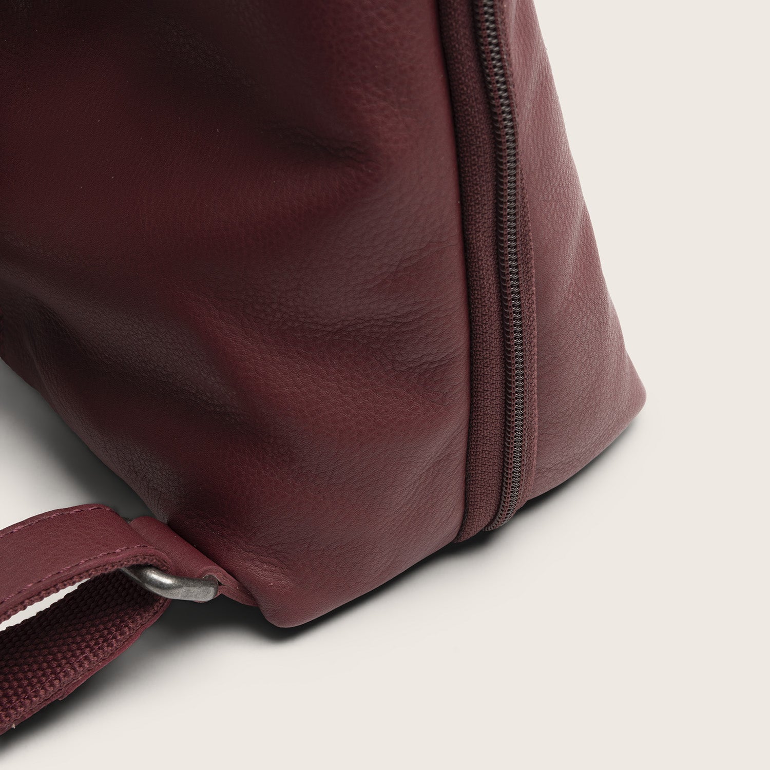 Leder Rucksack Beere Ilara