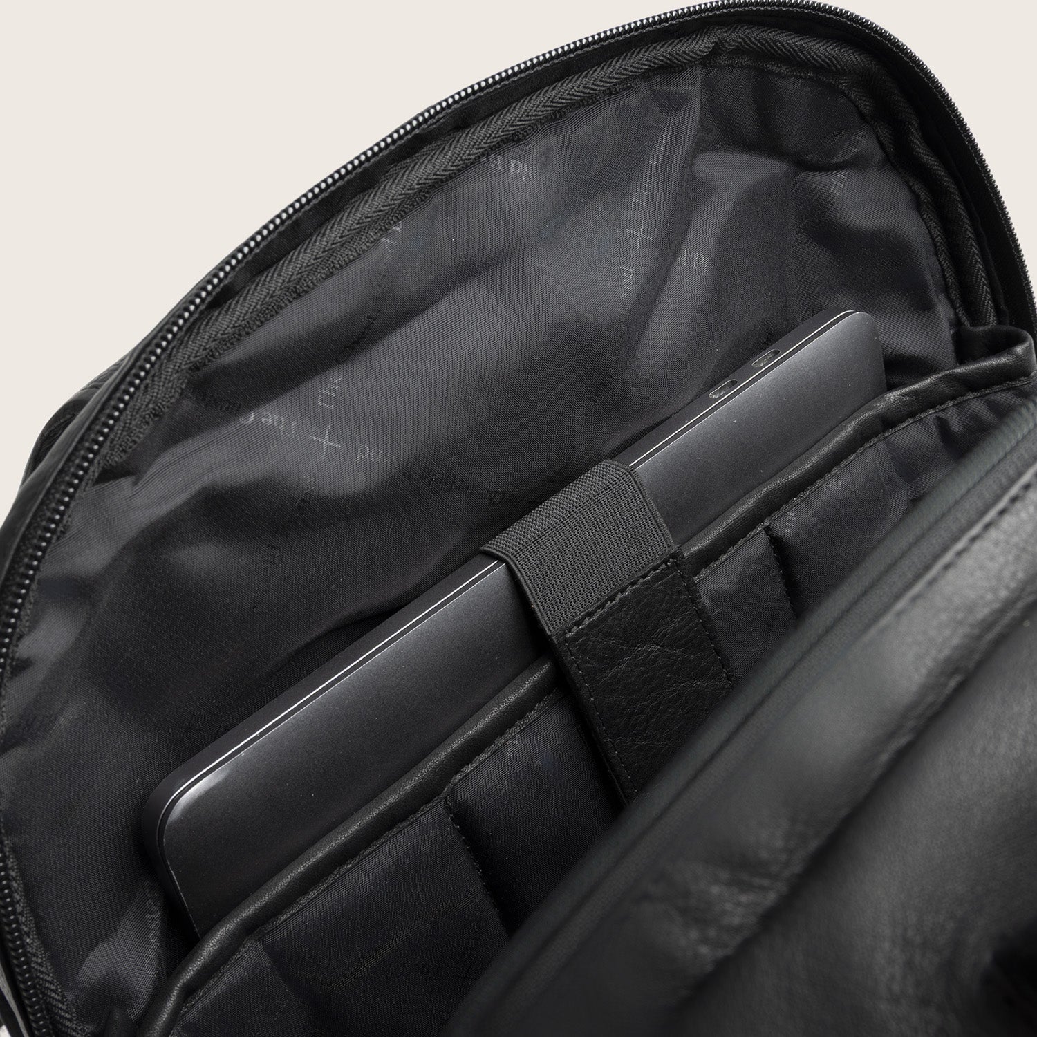 Leder Laptoprucksack Schwarz Serenzo