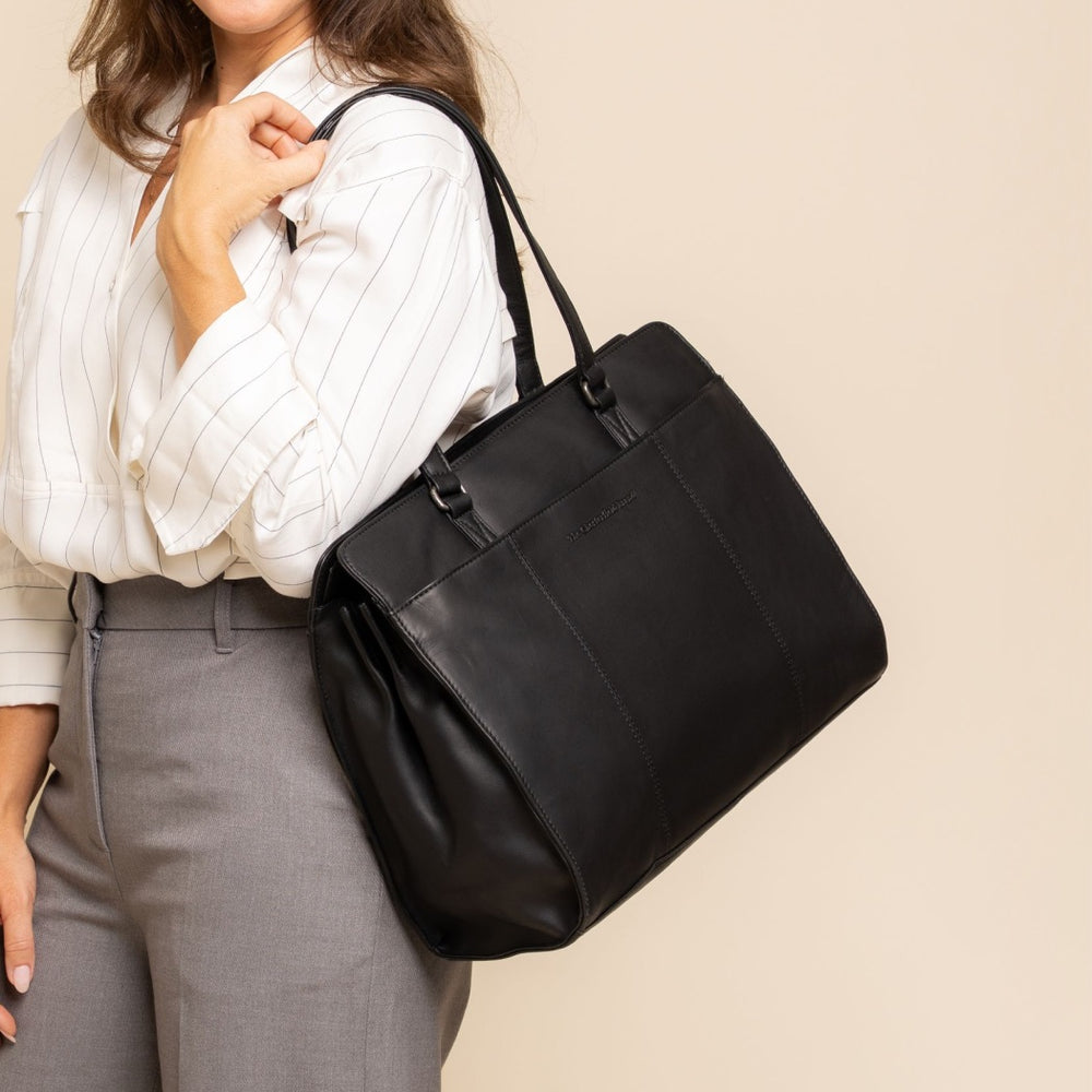 Leather Shoulder Bag Black Fidenza