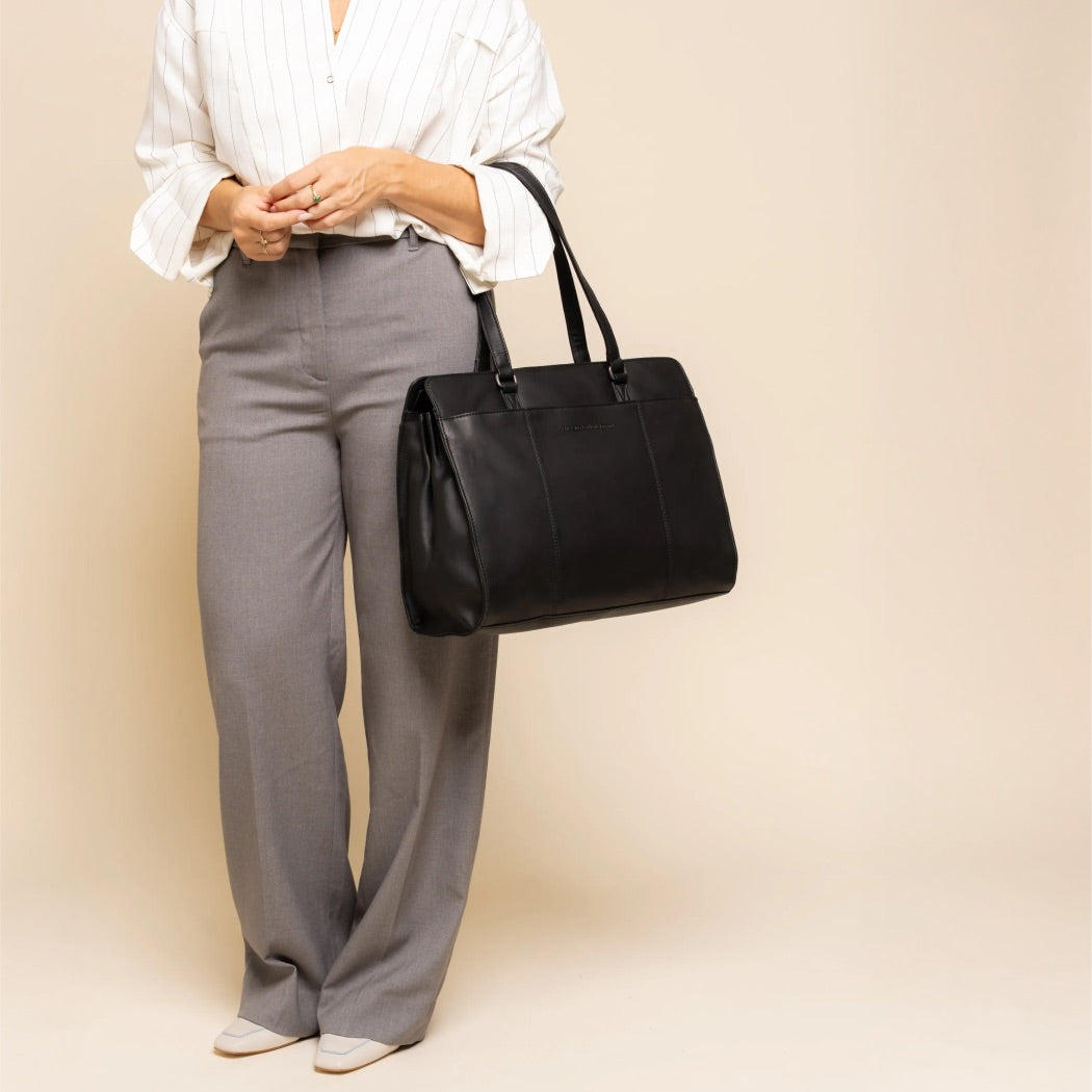 Leather Shoulder Bag Black Fidenza