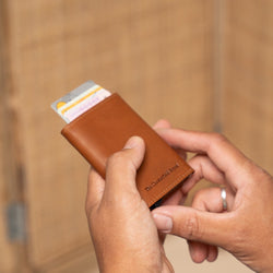 Porte Carte Bancaire Porte-Cartes De Crédit En Cuir De Veau - Protection RFID Et NFC - Noir - Anti-Vol De Données - Format Compact Porte Carte De Credit Rfid Porte Carte Bancaire Porte-Cartes De Crédit En Cuir De Veau - Protection RFID Et NFC - Noir - Anti-Vol De Données - Format Compact Porte Carte De Credit Rfid