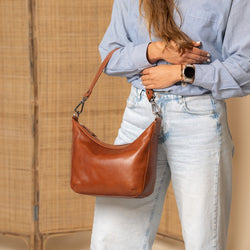 Leather Shoulder Bag Cognac Moneva