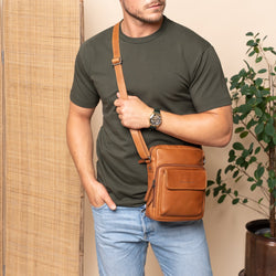 Leather Shoulder Bag Cognac Montira