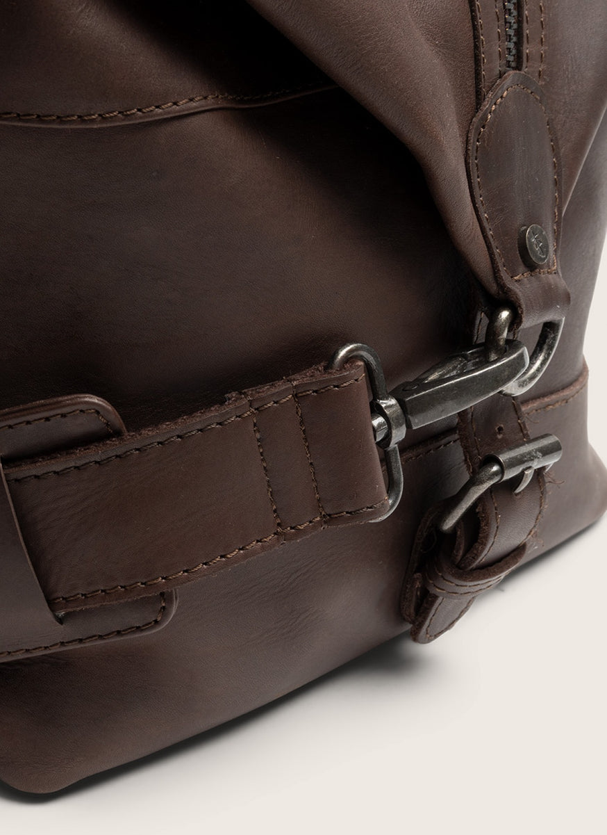 Detachable shoulder strap