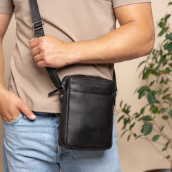 Sac Bandoulière en Cuir Noir Saba