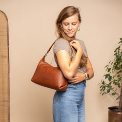 Leather Shoulder Bag Cognac Skara