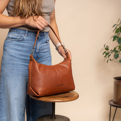 Leather Shoulder Bag Cognac Skara