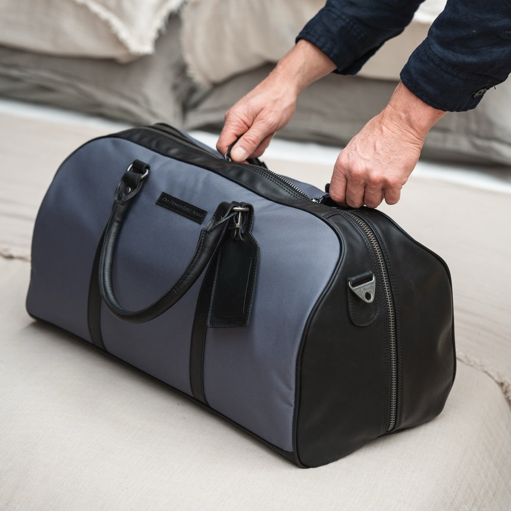 Leather Weekender Bag Light Grey Tornio