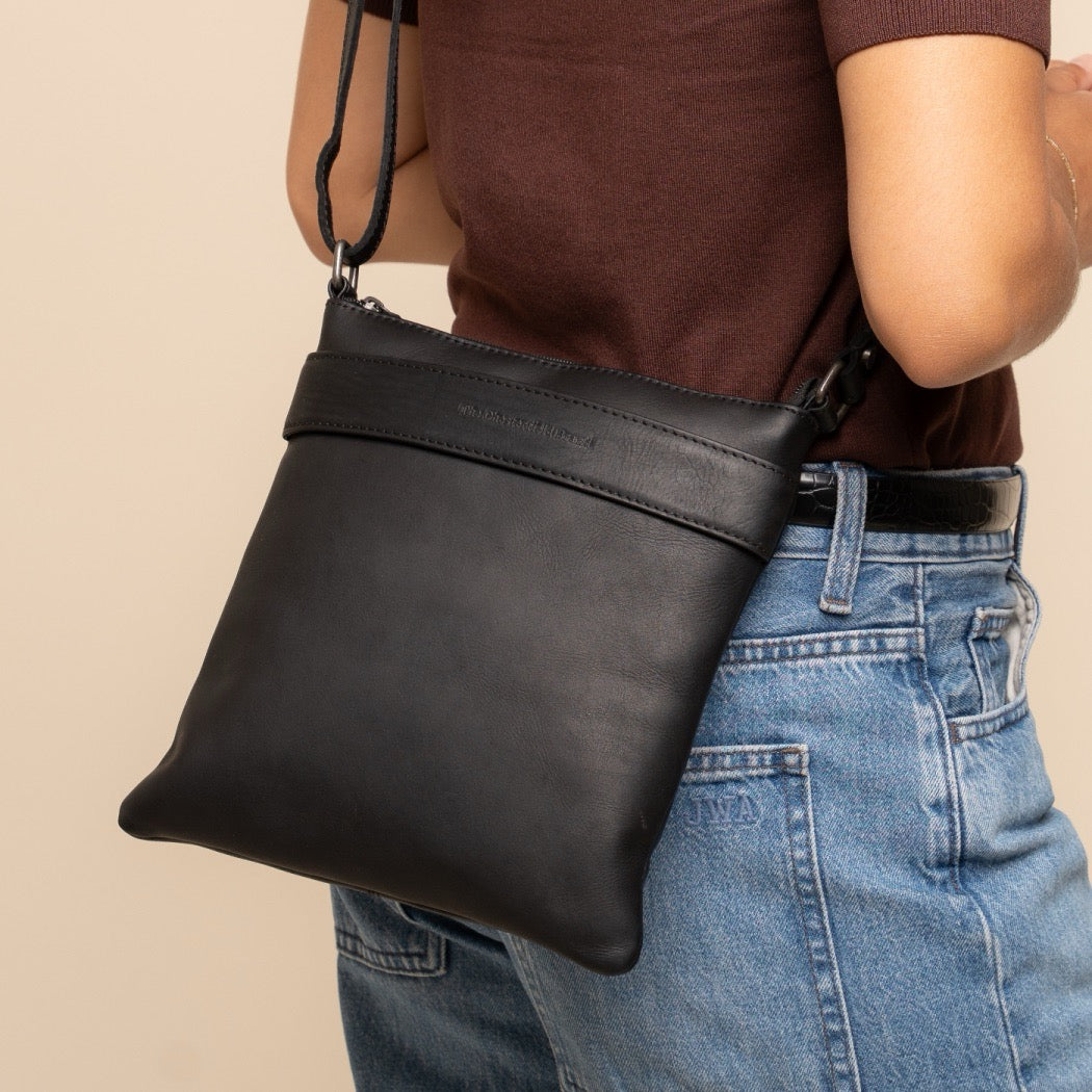 Leder Umhängetasche Schwarz Trenton