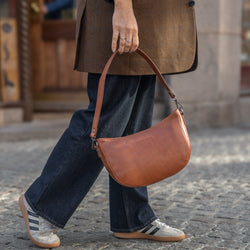 Leather Shoulder Bag Cognac Valentano