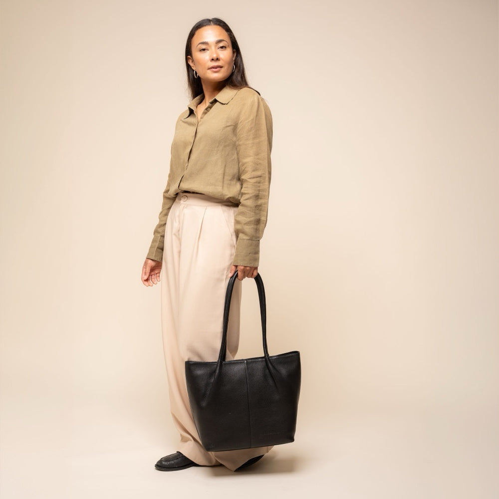Sac Cabas en Cuir Noir Vespera