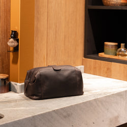 Trousse de Toilette en Cuir Marron Vince
