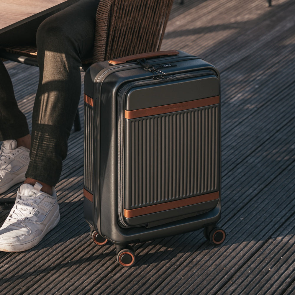 Handgepäck Reisekoffer Vortasche Urban Graphite Zuna