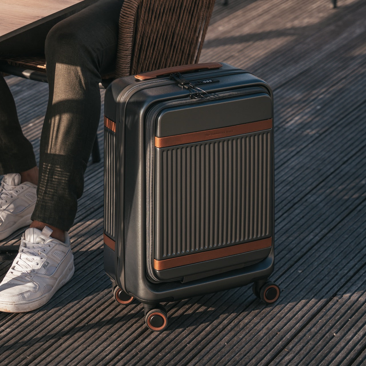 Hand Luggage Suitcase Front Pocket Urban Graphite Zuna