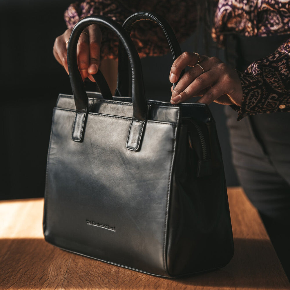 Leather Schoulder bag Black Garda
